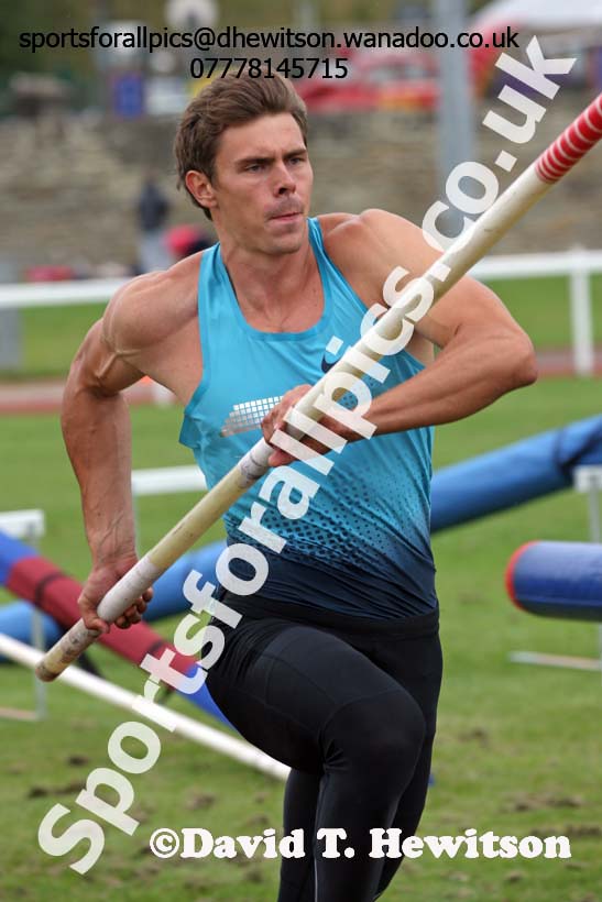 Senior mens pole vault, EAP International Combined Events, Hexham Northumberland. Photo: David T. Hewitson/Sports for All Pics